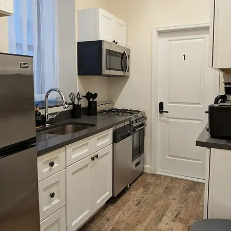The Midtown Sanctuary - Private Silent At Times Square Guest house