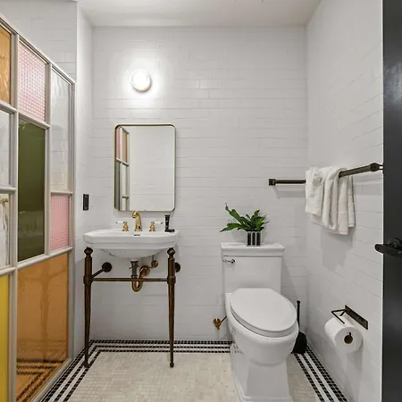 Freeman 203 By Rove Travel -1br With Shared Amenities Holiday home *