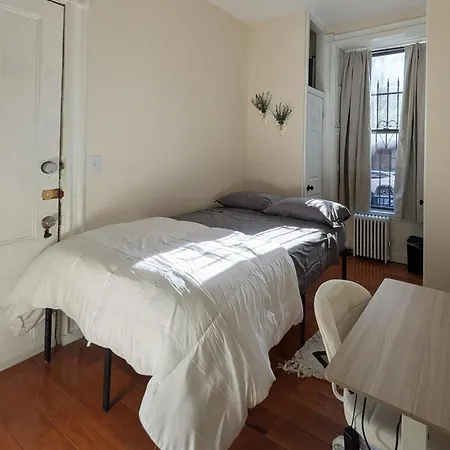 The Midtown Sanctuary - Private Silent At Times Square Guest house New York