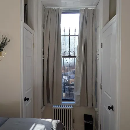The Midtown Sanctuary - Private Silent At Times Square Guest house *
