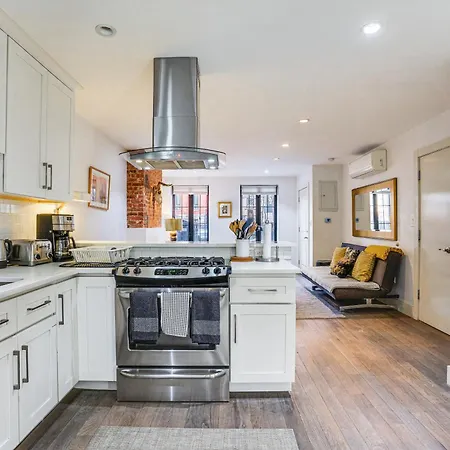 Shared Yard Space! Garden-level Unit In Bed-stuy *