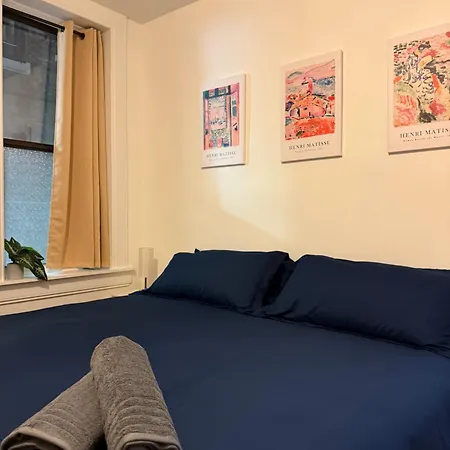 The Broadway Escape - Private In Times Square Guest house New York