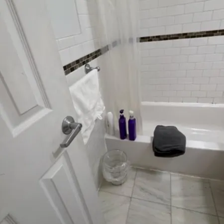 Trendy 5-bedroom In Nyc Prime Location Holiday home New York