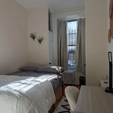 The Midtown Sanctuary - Private Silent At Times Square Guest house