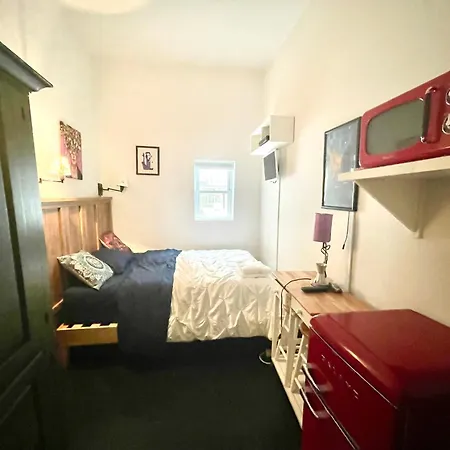 Beautiful And Spacious In Times Square! Homestay