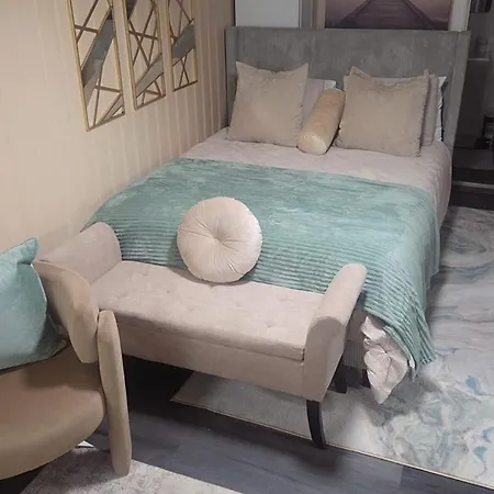 Imanis Cozy Hideaway Guest house