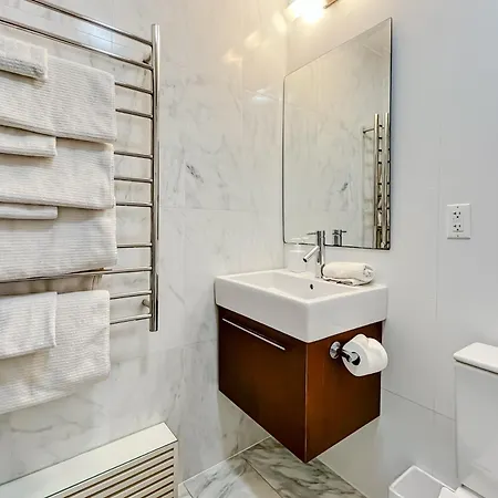 Holiday home Shared Yard Space! Garden-level Unit In Bed-stuy