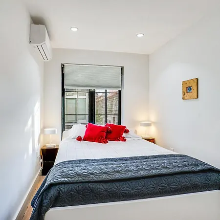 Shared Yard Space! Garden-level Unit In Bed-stuy Holiday home