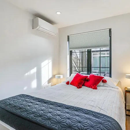 Shared Yard Space! Garden-level Unit In Bed-stuy Holiday home *