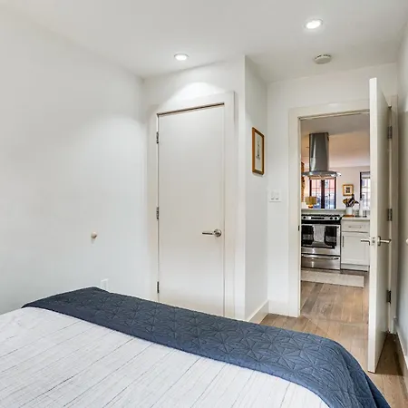 Shared Yard Space! Garden-level Unit In Bed-stuy New York