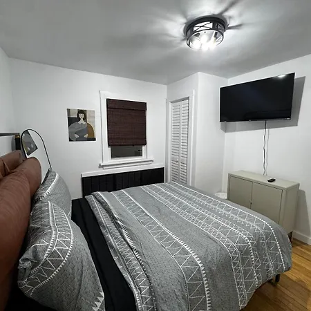 Staten Luxe, Modern Close To Nj, Nyc And Brooklyn! Holiday home *