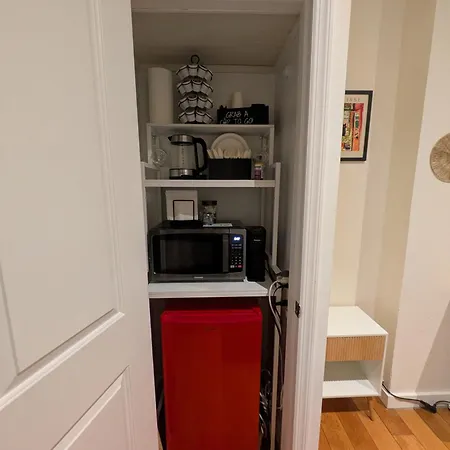 The Midtown Sanctuary - Private Silent At Times Square Guest house