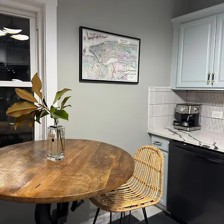 Staten Luxe, Modern Close To Nj, Nyc And Brooklyn! Holiday home