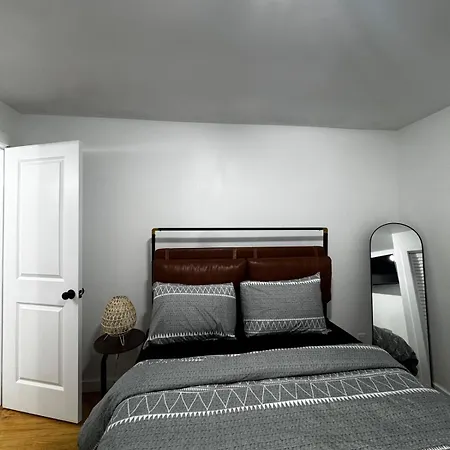 Holiday home Staten Luxe, Modern Close To Nj, Nyc And Brooklyn!