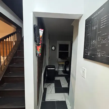 Staten Luxe, Modern Close To Nj, Nyc And Brooklyn! Holiday home
