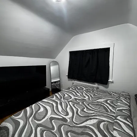 Staten Luxe, Modern Close To Nj, Nyc And Brooklyn! Holiday home *