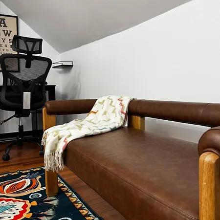 Staten Luxe, Modern Close To Nj, Nyc And Brooklyn! Holiday home New York