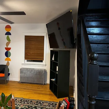 Staten Luxe, Modern Close To Nj, Nyc And Brooklyn! Holiday home New York