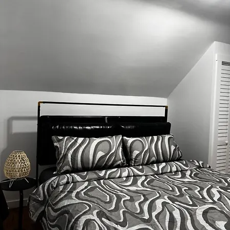 Staten Luxe, Modern Close To Nj, Nyc And Brooklyn! Holiday home *