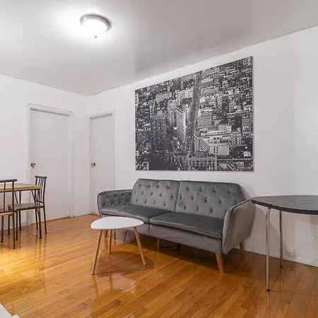 10th Avenue Urban Retreat- 3br Nyc Apartment