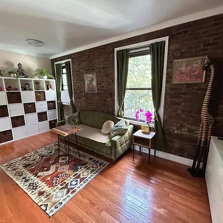Entire Astoria 1-bedroom