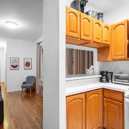 2-bedroom In Hells Kitchen - Manhattan! Apartment *