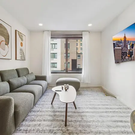 Stylish 2-bedroom Near Park - Laundry - Elevator Apartment New York