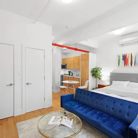 Apartment Beautifully Renovated In Prime Manhattan New York