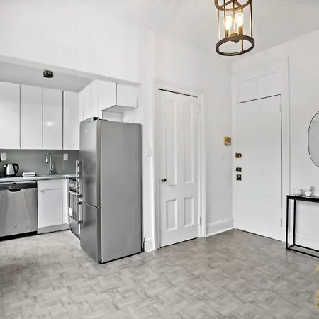 Apartment Sun-filled Brownstone In Prime Chelsea