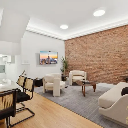Apartment Spacious 1-bedroom Retreat Near Park