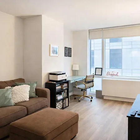 Stylish Downtown Brooklyn Near Subway & Manhattan Apartment *