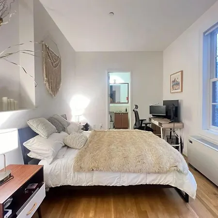 Noho Luxury Building 1br With Living With Pool And First Floor