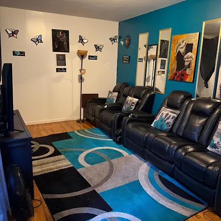 Cozy 2 Bedroom In Thriving Crown Heights Area * New York