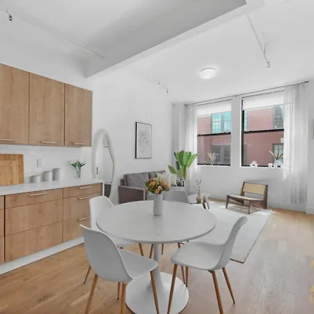 517 - 47c Beautifully Renovated 1 Bedroom In Prime Manhattan Apartment