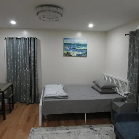 Cozy In Ozone Park *