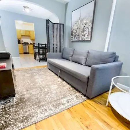 Apartment Spacious 3 Bedroom In Prime Location Of Nyc *