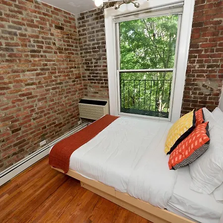10th Avenue Urban Retreat- 3br Nyc New York
