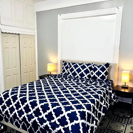3 Bedroom In Lic, 2 Stops To Manhattan! Apartment *