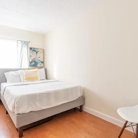 Stunning 3 Bed Fully Furnished * New York