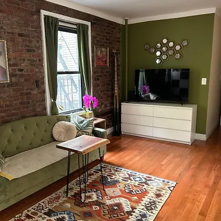 Apartment Entire Astoria 1-bedroom *