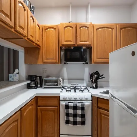 Apartment 2-bedroom In Hells Kitchen - Manhattan!