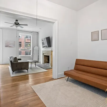 Sun-filled Brownstone In Prime Chelsea Apartment New York