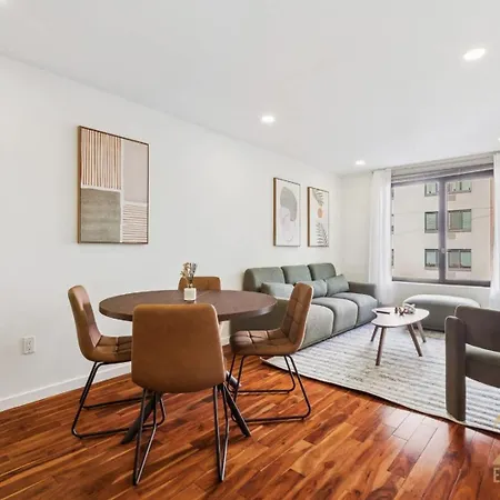 Stylish 2-bedroom Near Park - Laundry - Elevator *