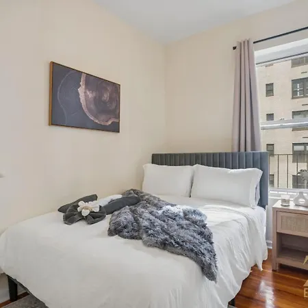 Apartment Stylish 2-bedroom In The Upper East Side *