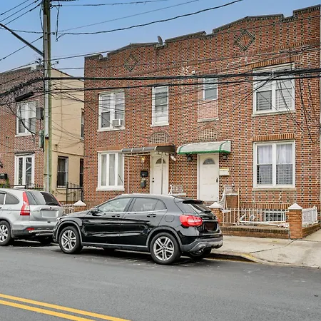 Apartment Easy Train Access! Quiet Commuter New York