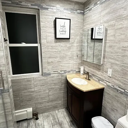 Cozy 2-person Near Jfk Airport & Shopping Area Apartment New York