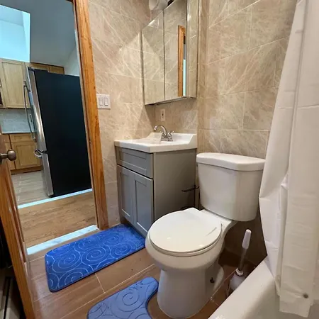 Hazari House Pine St Apartment *