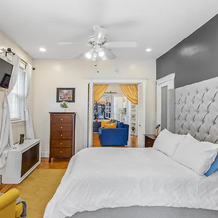 Impeccable 1br Unit In Brooklyn New York