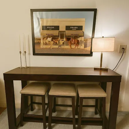 Elegant Upper East Side Retreat Near Park And The Met New York