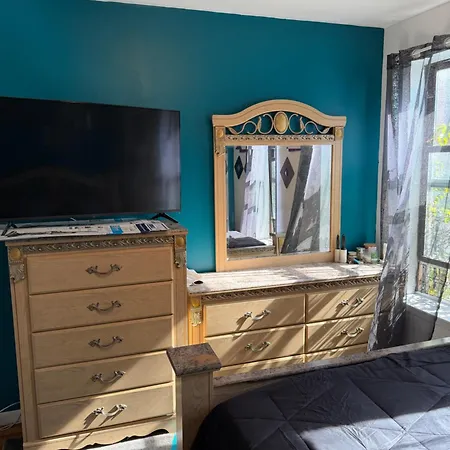 Cozy 2 Bedroom In Thriving Crown Heights Area